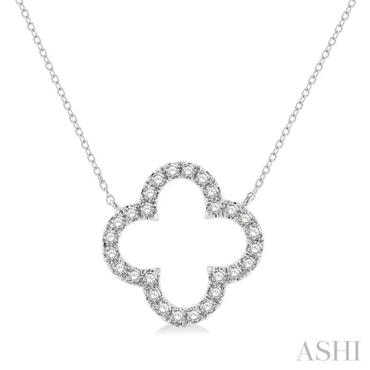 1/2 ctw Clover Round Cut Diamond Necklace in 14K White Gold