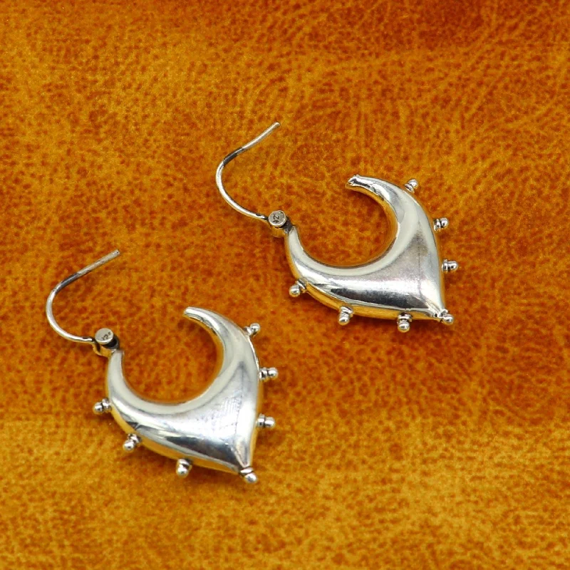 Vintage Design 925 sterling silver fabulous hoops earring, tribal kundal earring from Rajasthan India, best gifting unisex jewelry ear624