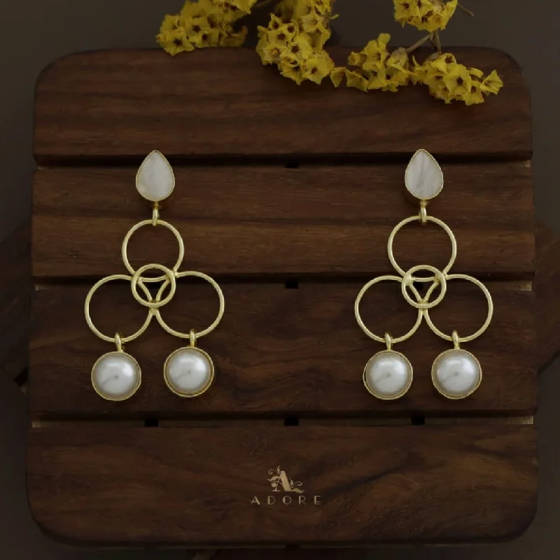 Drop MOP Tetra Circle Dual Pearl Earring