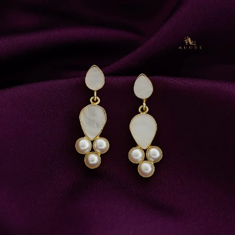 Dual Drop MOP Tri Pearl Earring