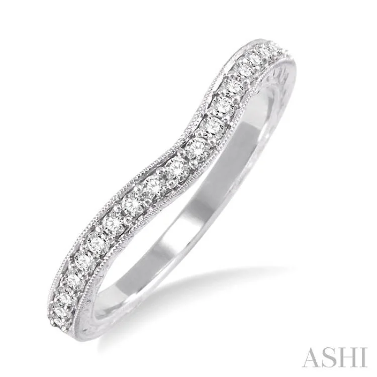 1/4 Ctw Diamond Wedding Band in 14K White Gold