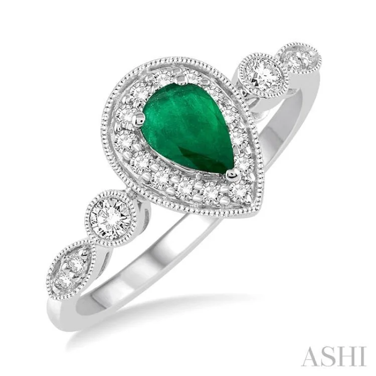 6X4 MM Pear shape Emerald Center and 1/4 Ctw Round Cut Diamond Ring in 14K White Gold