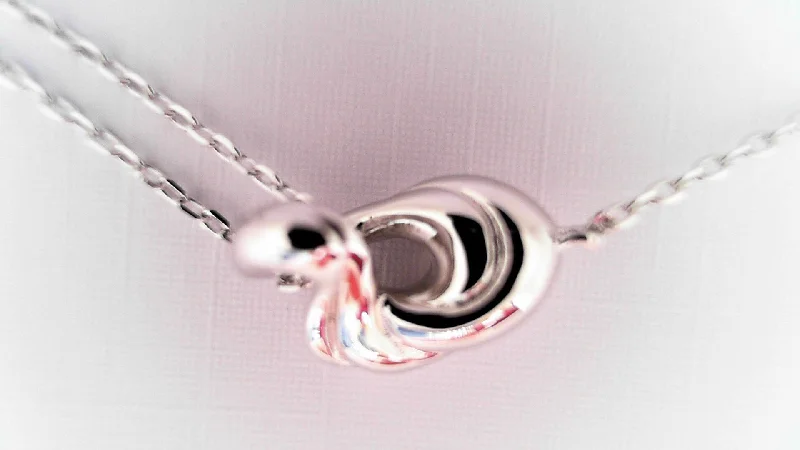 SILVER TWISTED WAVE MINI PENDA